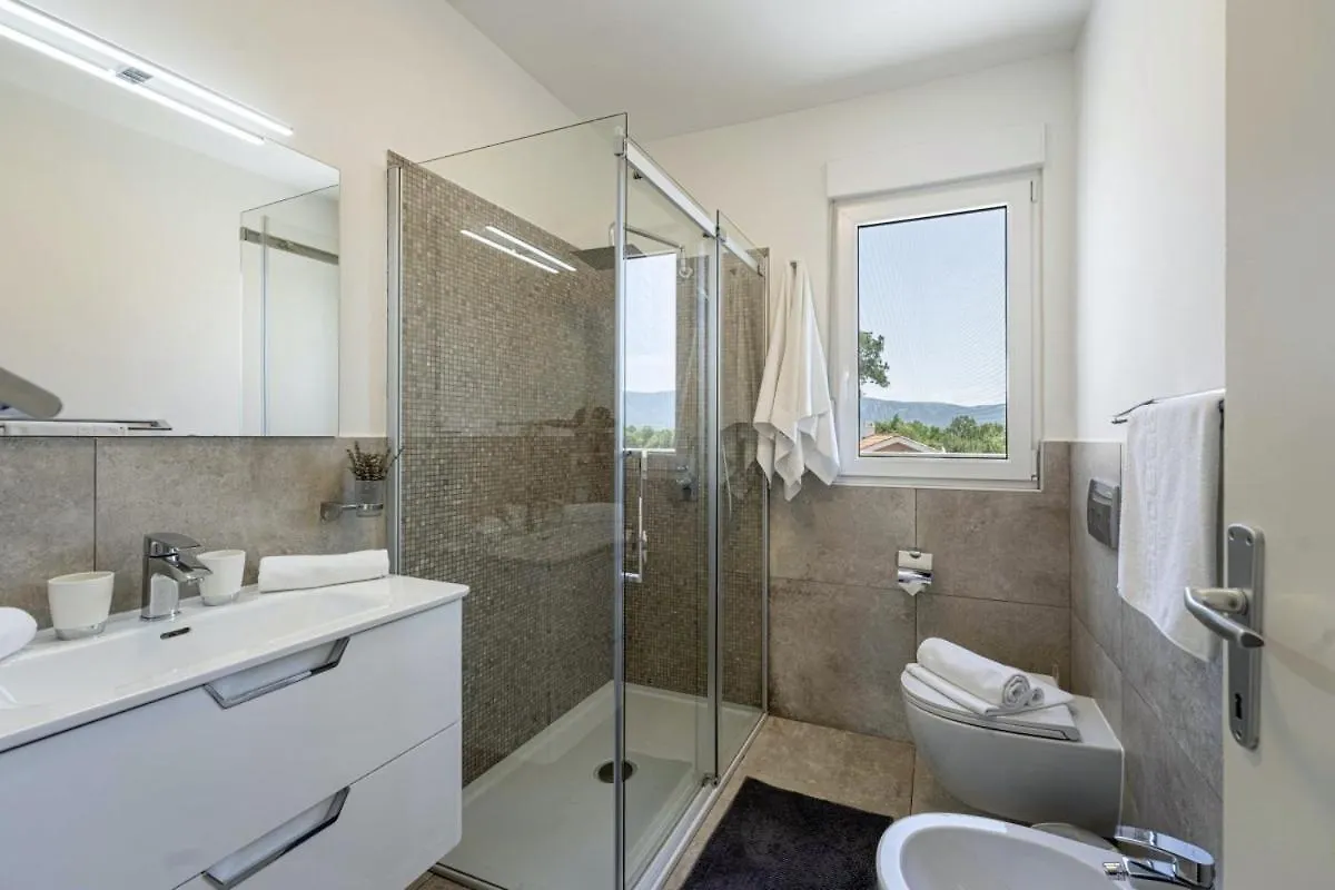 Villa Mendula In Cambarelici - Haus Fuer 6-7 Personen Krsan