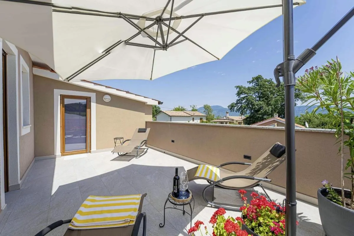Villa Mendula In Cambarelici - Haus Fuer 6-7 Personen Krsan