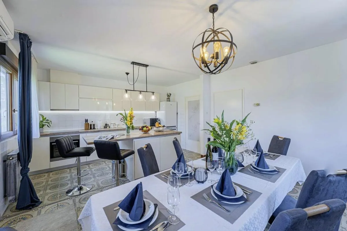 Villa Mendula In Cambarelici - Haus Fuer 6-7 Personen Krsan