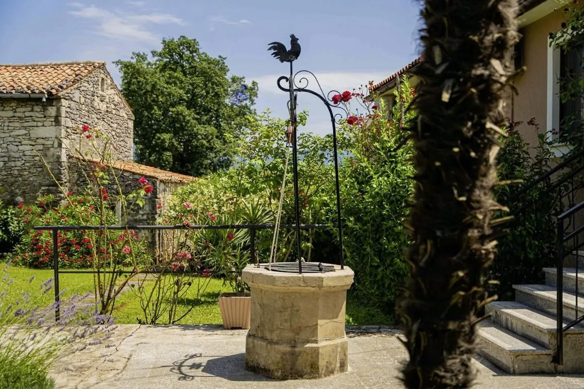 Villa Mendula In Cambarelici - Haus Fuer 6-7 Personen Krsan