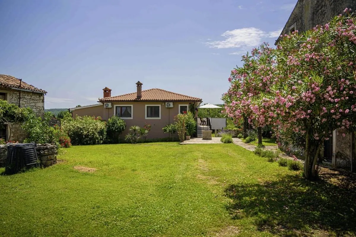 Villa Mendula In Cambarelici - Haus Fuer 6-7 Personen Krsan