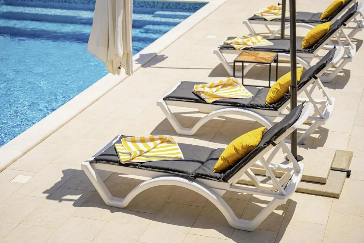 Villa Mendula In Cambarelici - Haus Fuer 6-7 Personen Krsan